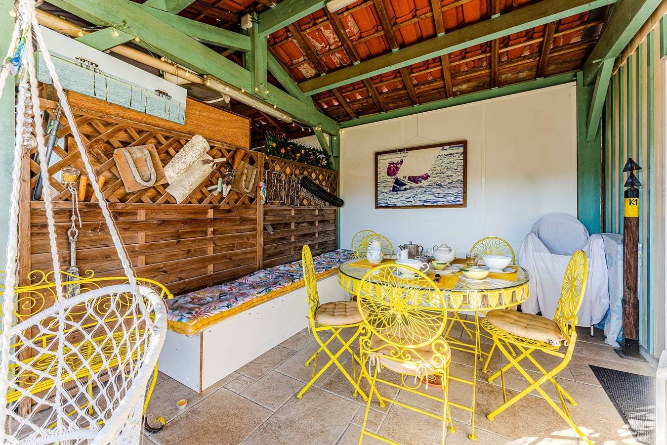 La Chambre Dorée du Bassin 1