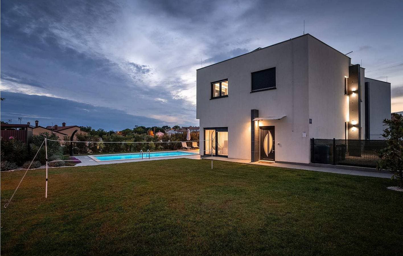 Ferienwohnung mit Meerblick, Terrasse, Parkplatz und WLAN in Labinci 1