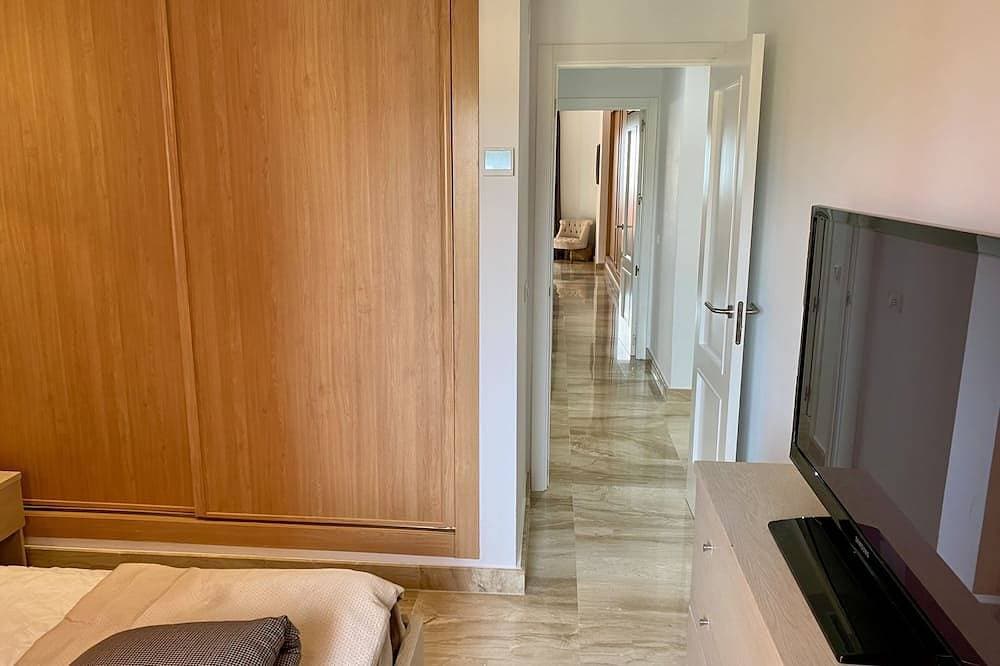 Foto 2 von 30: Luxury and spacious 3-bed Penthouse apartment in fabulous Gualdalmansa