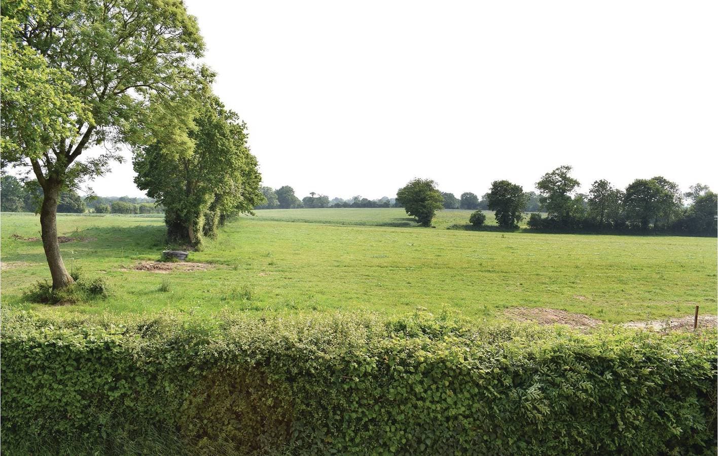 Foto 6 von 12: Riverside Retreat: Babybett, Garten, TV & WiFi