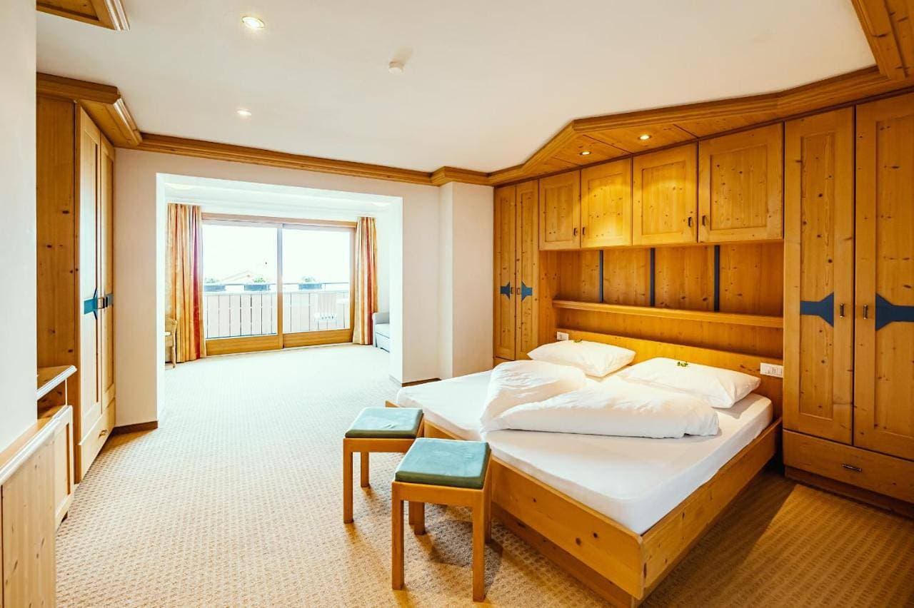 Foto 10 von 21: Superior Double Room with Balcony and View