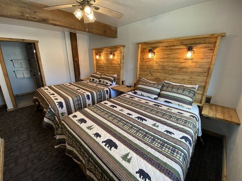 Fall Trailside Hotel 102: Sleeps 2, 1Br 1Ba Grill Laurel Highlands 1