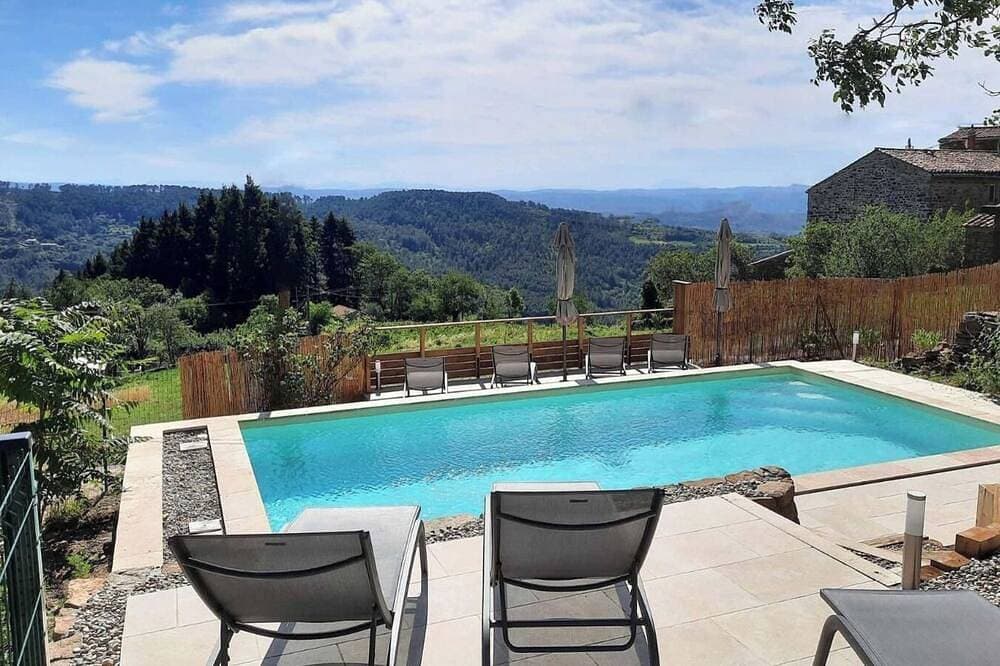 Komfortables 4* Ardèche-Haus, klimatisiert, beheiztes Schwimmbad, Panoramablick 1