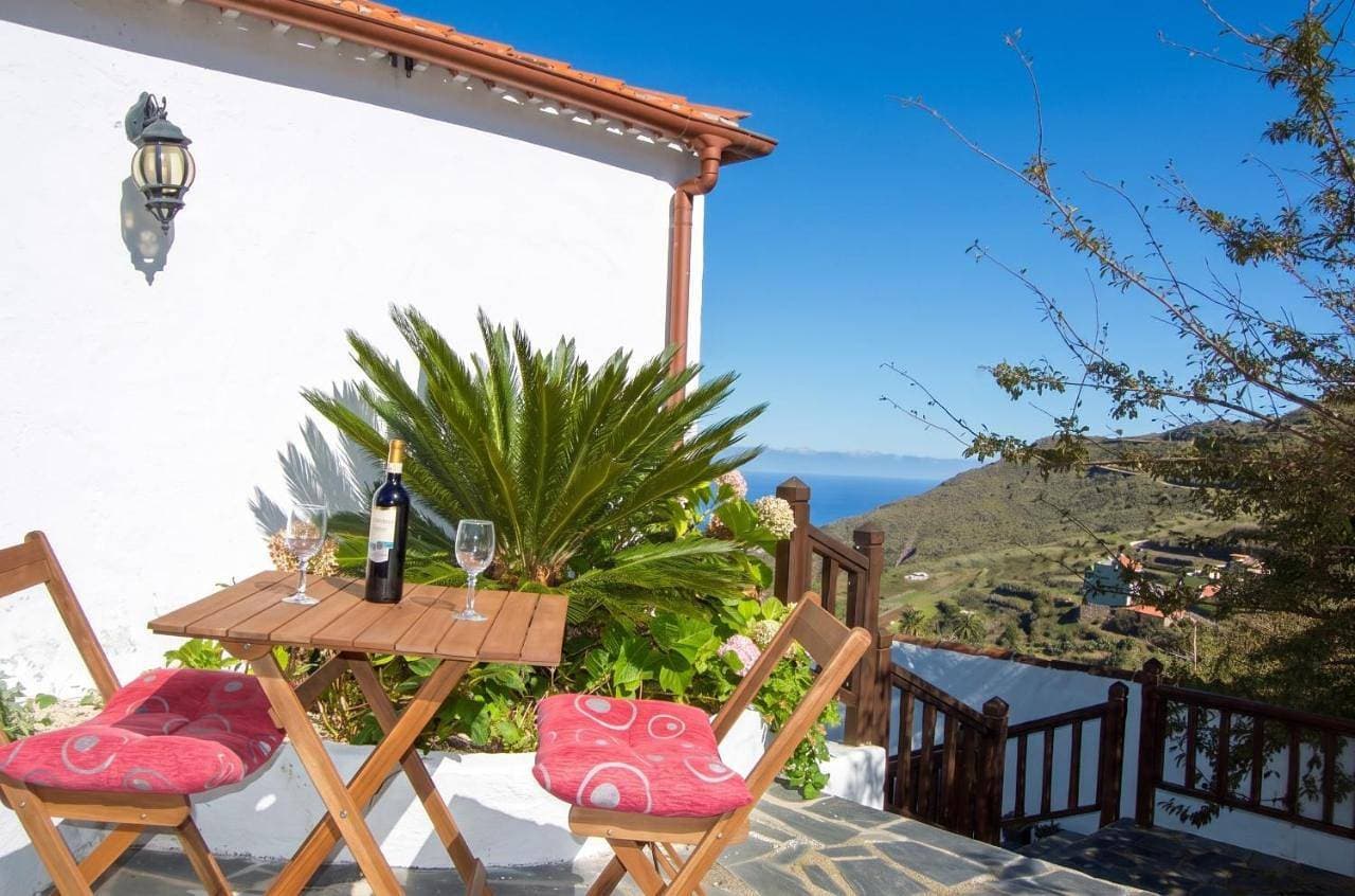 Charming apartment in Santa Cruz, 70 m² with terrace 1