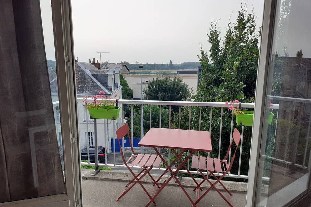 Foto 8 von 8: Studio 2/3 Pers - à 2 pas de la Loire - Balcon - Parking Privé - Box Vélos - 2