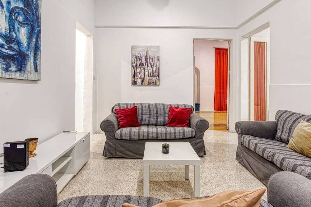 Foto 13 von 30: Spacious 4Br Sliema Apt w/ Terrace & Top Location