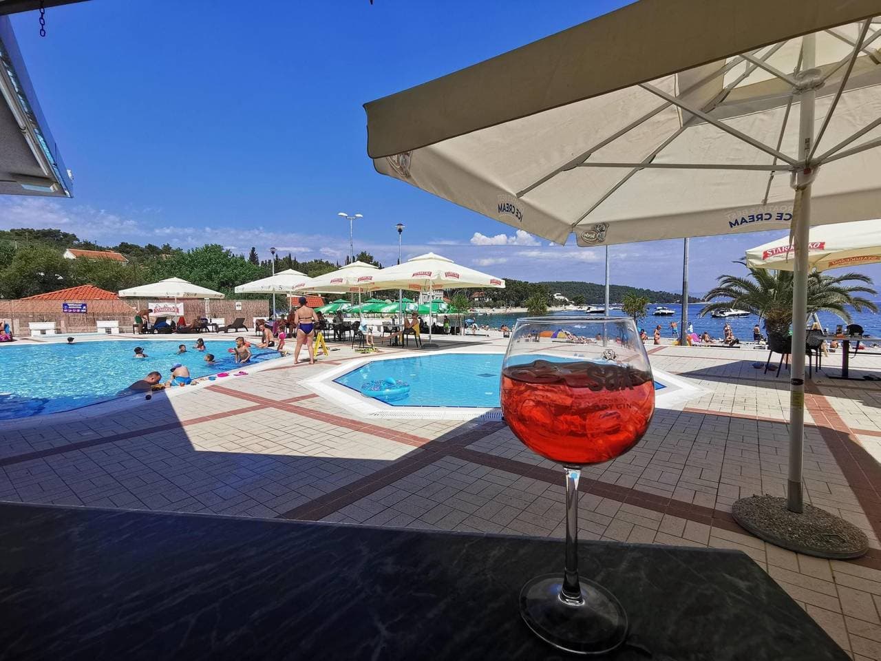 Apartment Bella mit Balkon und Terrasse in Necujam 1