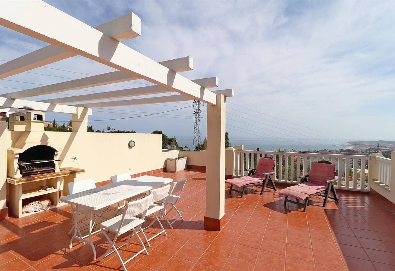 Foto 3 von 19: Rooftop Paradise Apartment mit Meerblick, Pool, WLAN, Klimaanlage, Terrasse und Garten