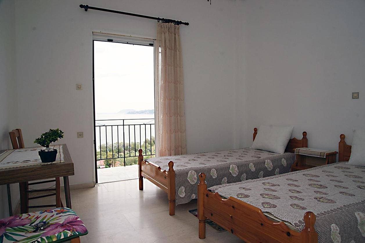 Foto 5 von 12: Two-Bedroom Apartment