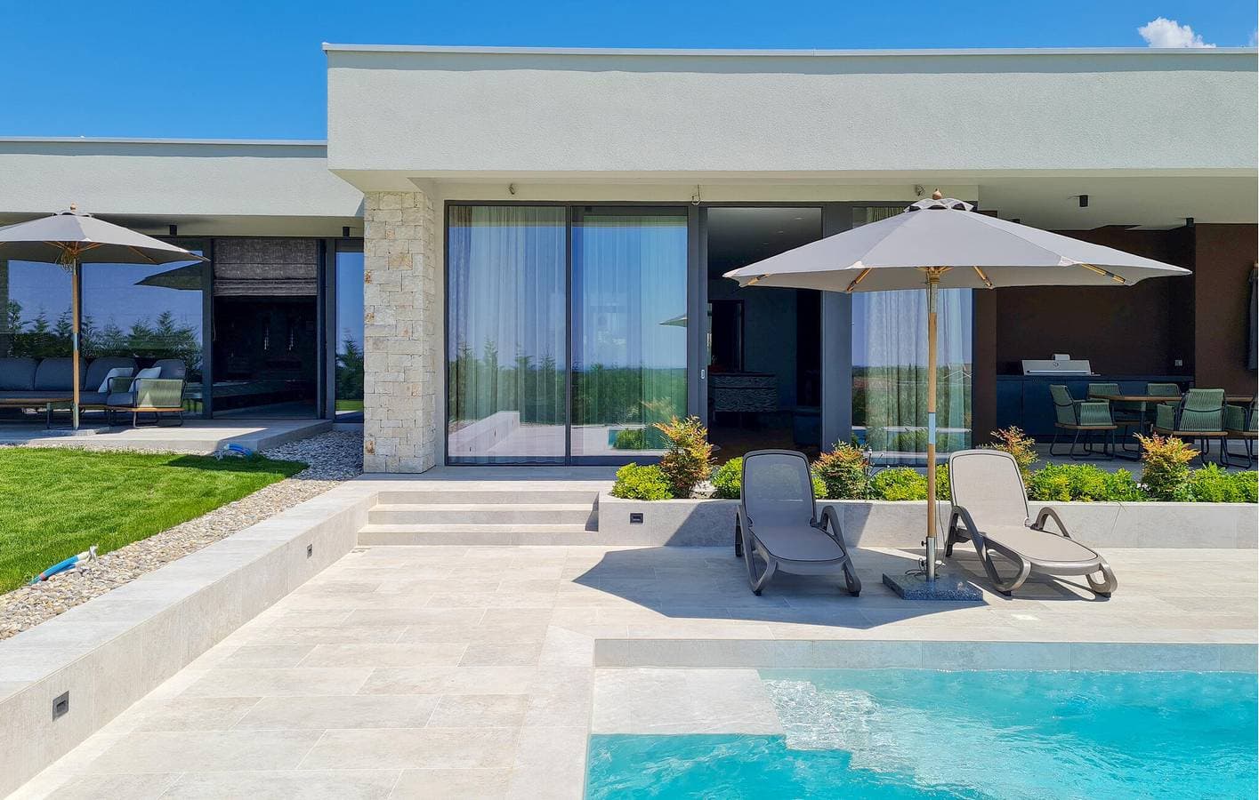 Charmante 2-Zimmer-Wohnung mit Pool, WLAN und in der Nähe von Brtonigla 1