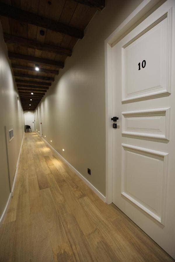 Foto 5 von 5: King Room with Roll-In Shower - Disability Access