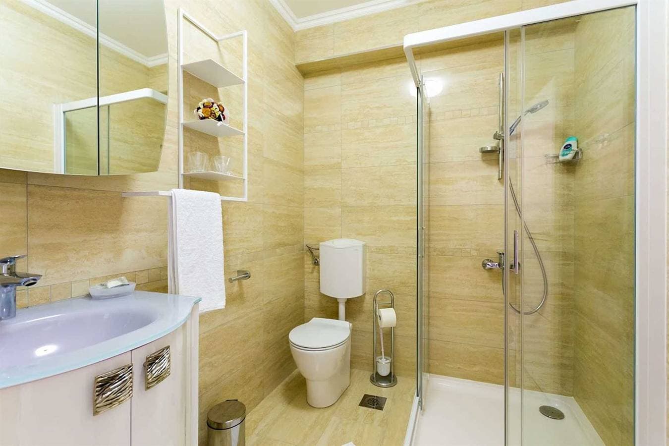 Foto 11 von 12: Komfort-Deluxe-Suite - Jasmin Lush