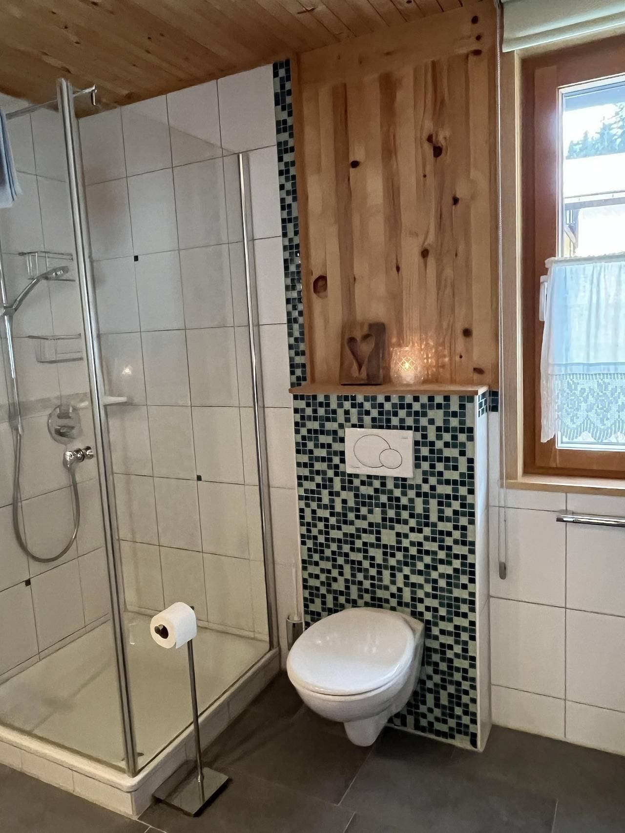 Foto 8 von 25: Appartement/Fewo, Dusche und Badewanne, 2 Schlafrä