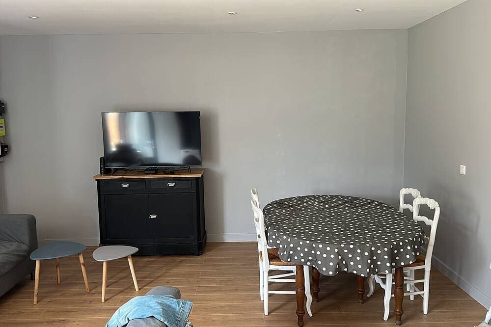Foto 12 von 28: Listed 3-star ⭐️⭐️⭐️ beachfront home with 3 bedrooms, a garden, and private parking.