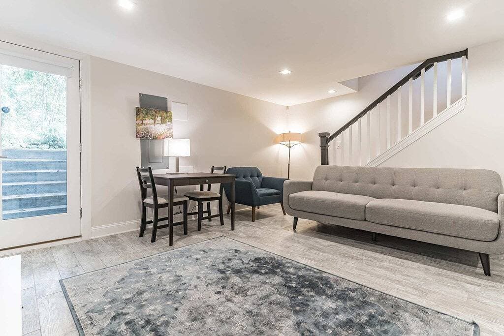 Foto 12 von 21: Lovely English Basement Apartment in Washington Dc