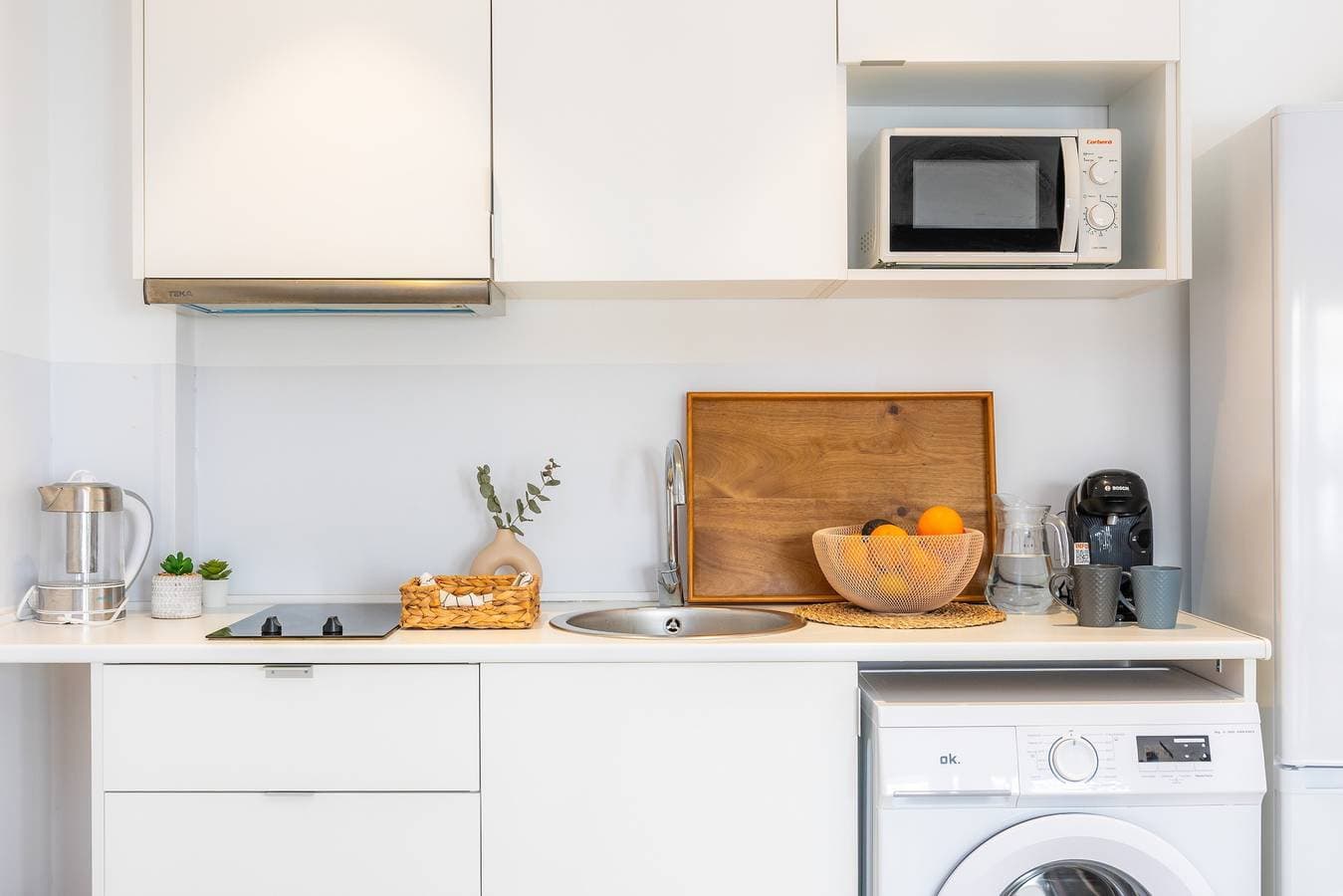 Foto 10 von 28: Ferienwohnung 'White Suites' mit Gemeinschaftspool, WLAN und Klimaanlage
