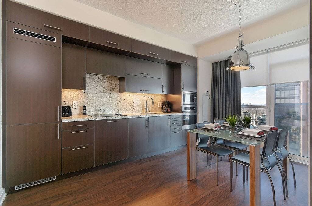 Foto 4 von 9: Hullmark -Prime Location-NorthYork