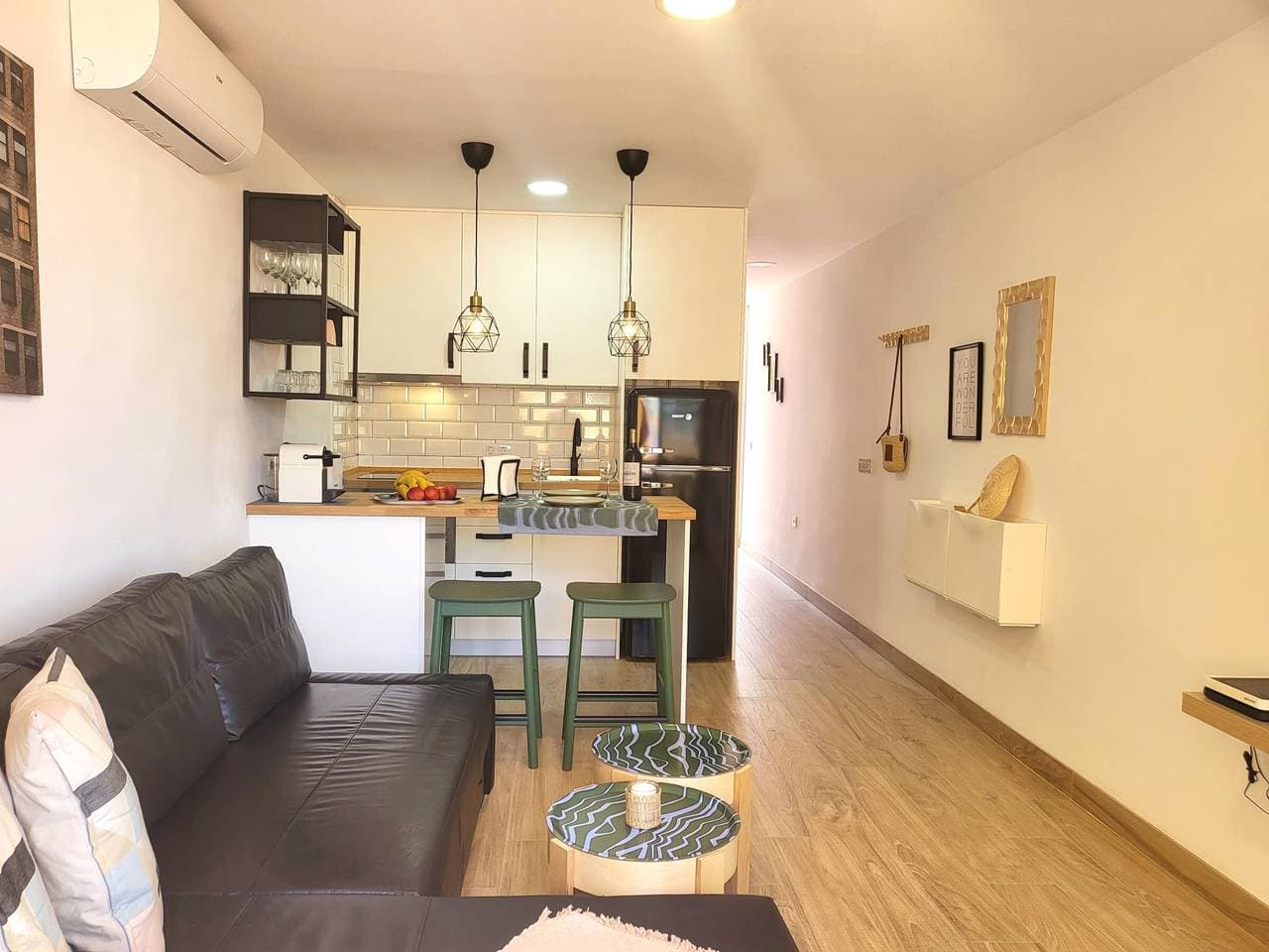 Foto 8 von 25: Moderne Unterkunft mit Pool, Terrasse und Parkplatz in Playa La Arena