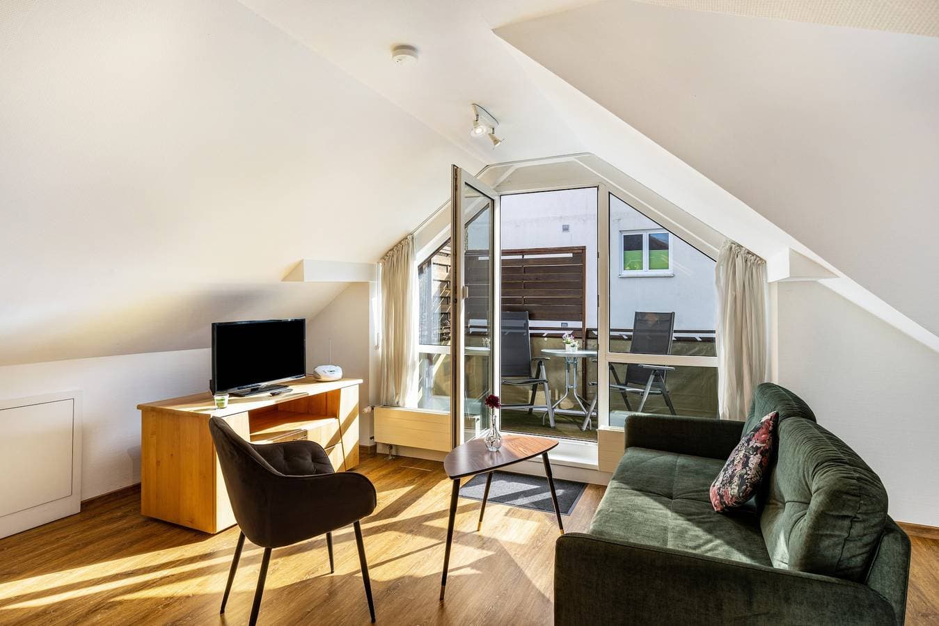 Foto 3 von 27: Premium Ferienwohnung 'Hohenurach' mit Bergblick, Balkon und WLAN