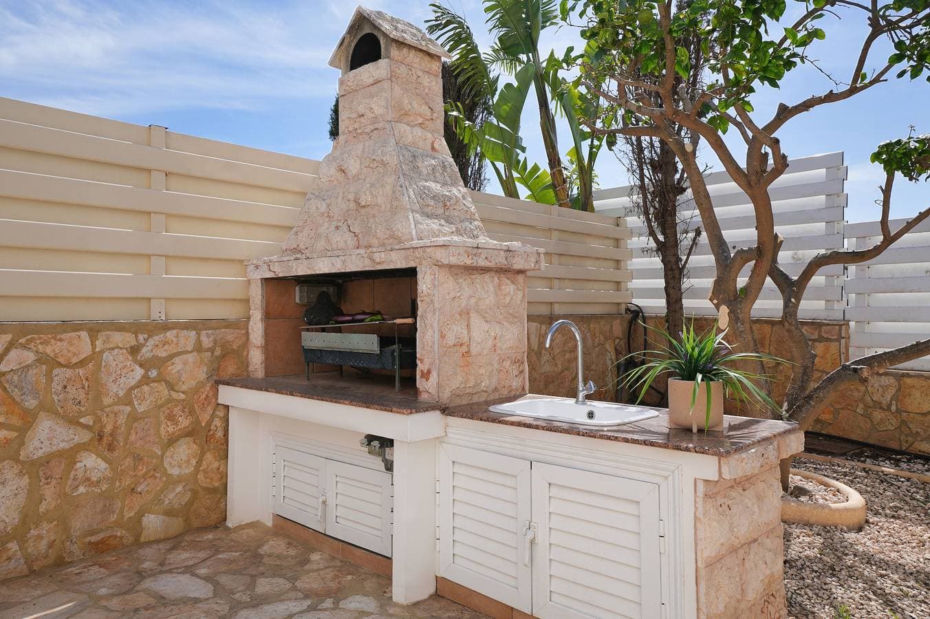 Foto 8 von 39: Villa für 8 Personen mit Garten
