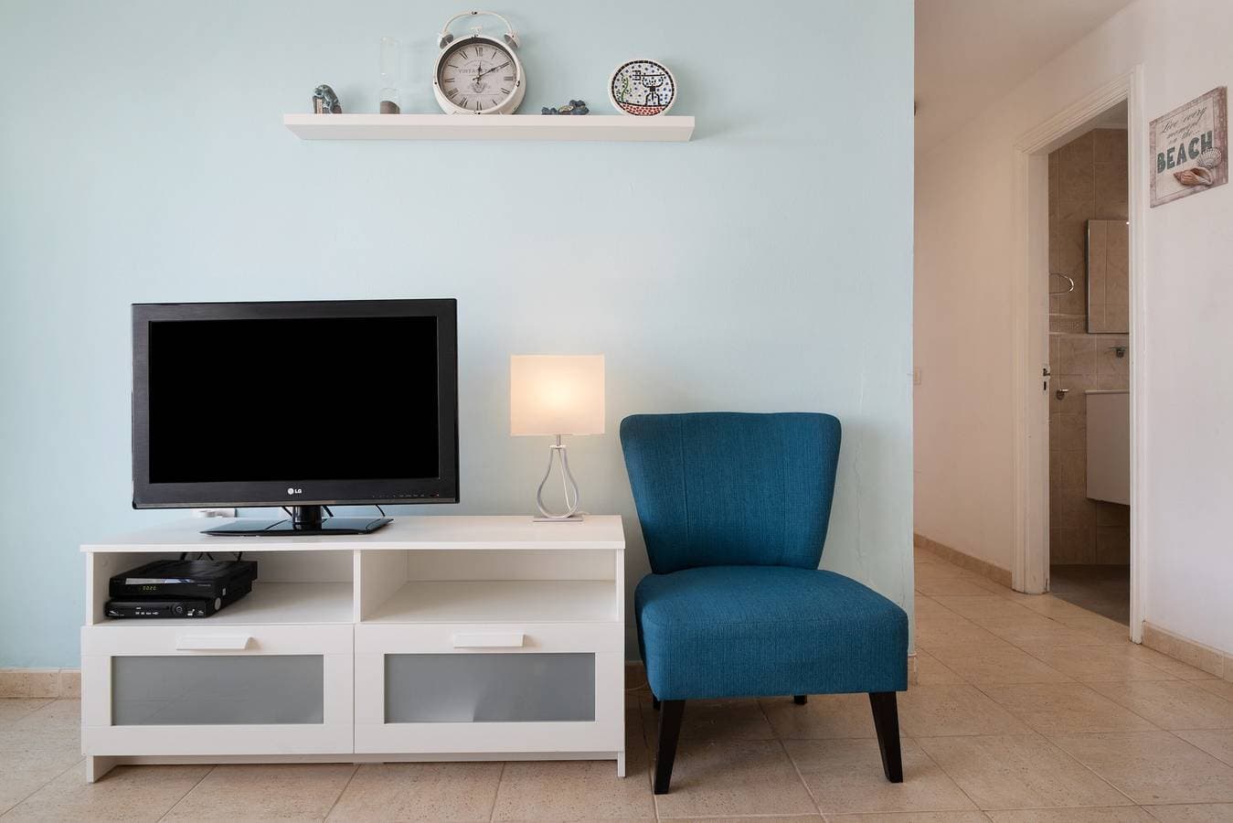 Foto 6 von 27: "Apt 2 Las Palmeras III Lanzarote" mit Meer- und Bergblick, Gemeinschaftspool und privater Terrasse