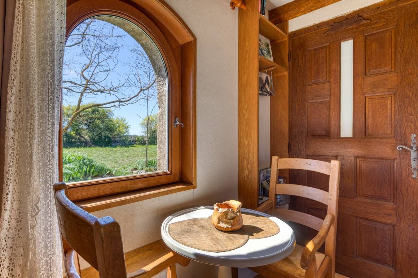 Foto 4 von 26: Gîtes du Bout du Monde: Bergblick und private Terrasse