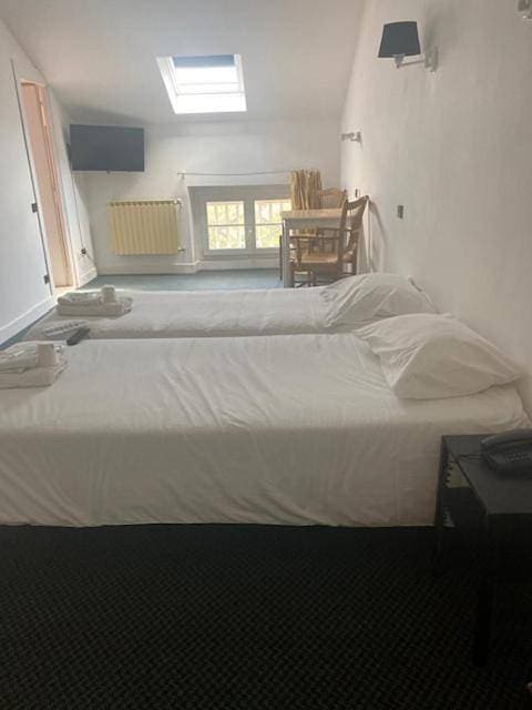 Foto 4 von 7: Economic Double Room with Mountain View