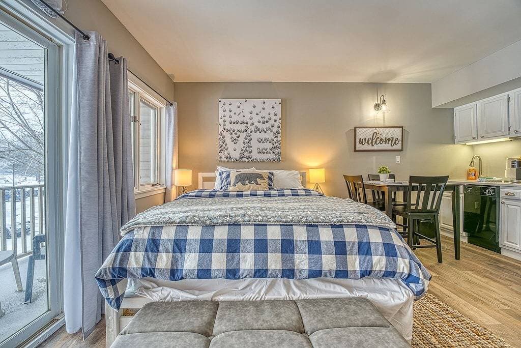 Loon Resort Condo: Pool & Hot Tub 1