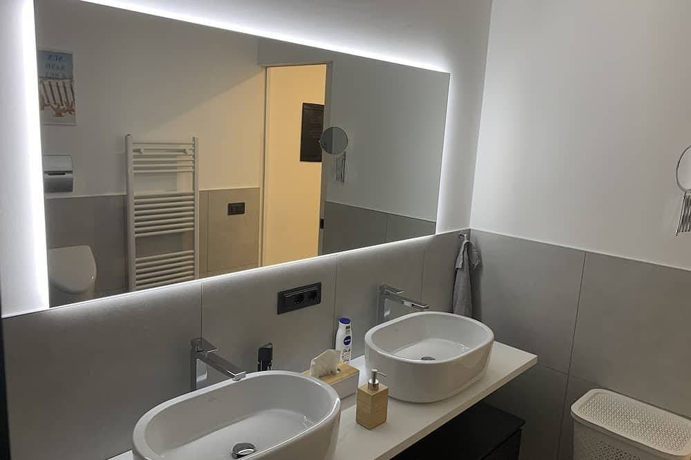 Foto 10 von 30: 3 Zimmer Apartment am  Gardasee mit traumhaften Seeblick und Pool in Torri