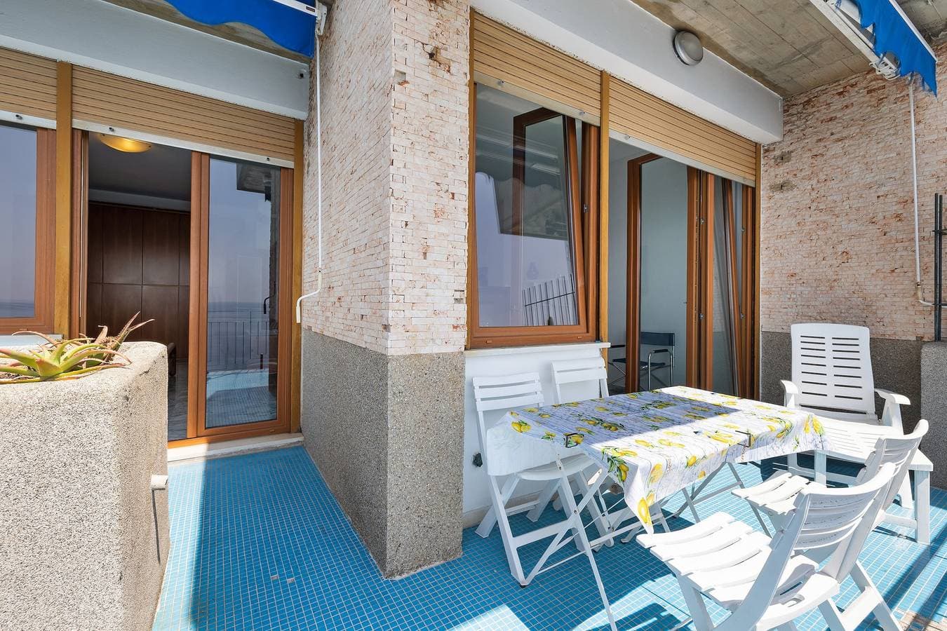 Foto 4 von 22: Haustierfreundliche Ferienwohnung Stupenda Vista Mare in Strandnähe mit Balkon und WLAN