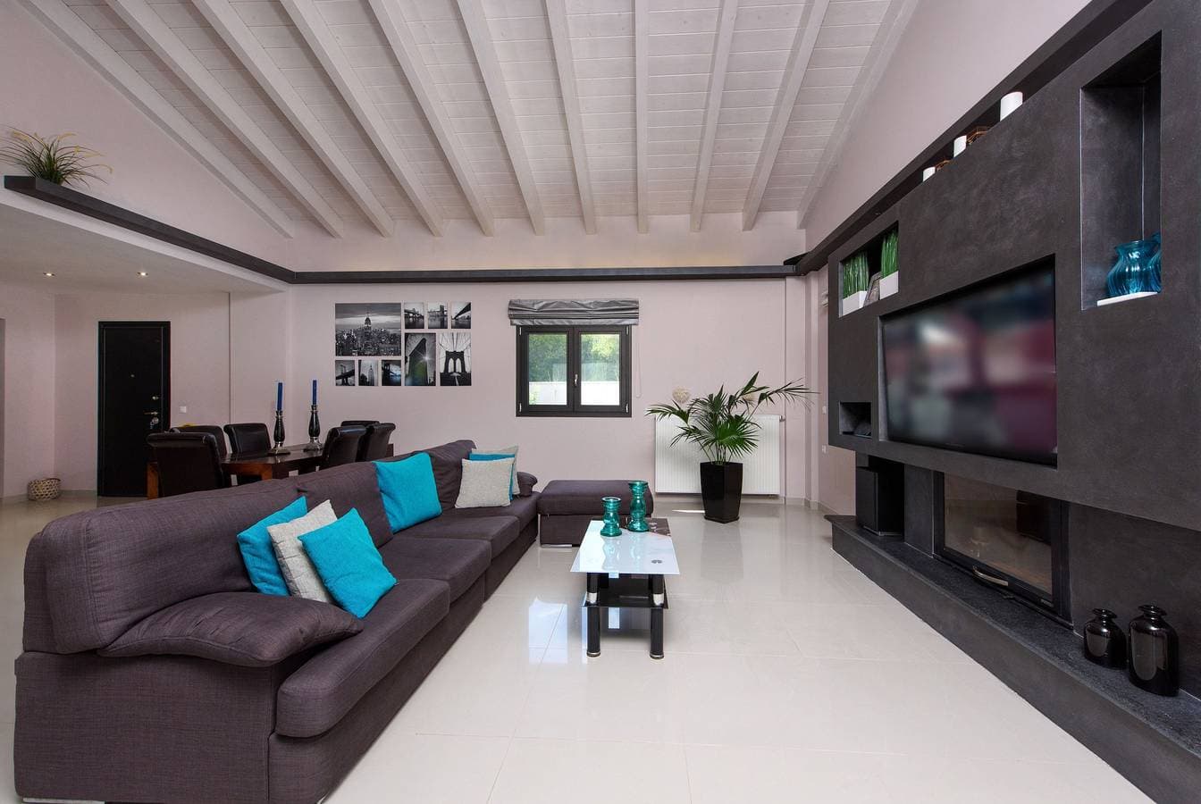 Foto 8 von 60: Villa für 8 Personen mit Balkon