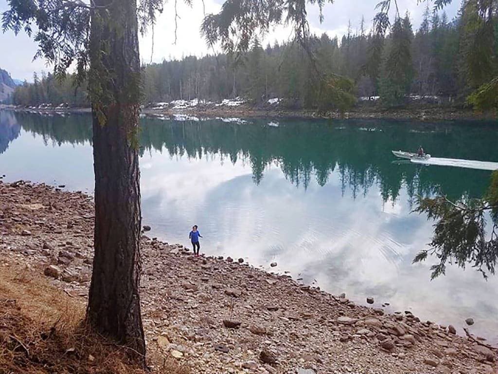 Foto 12 von 51: Romantische Waterfront Shabby Chic Hütte am Clark Fork River!  #SchwankyCabin