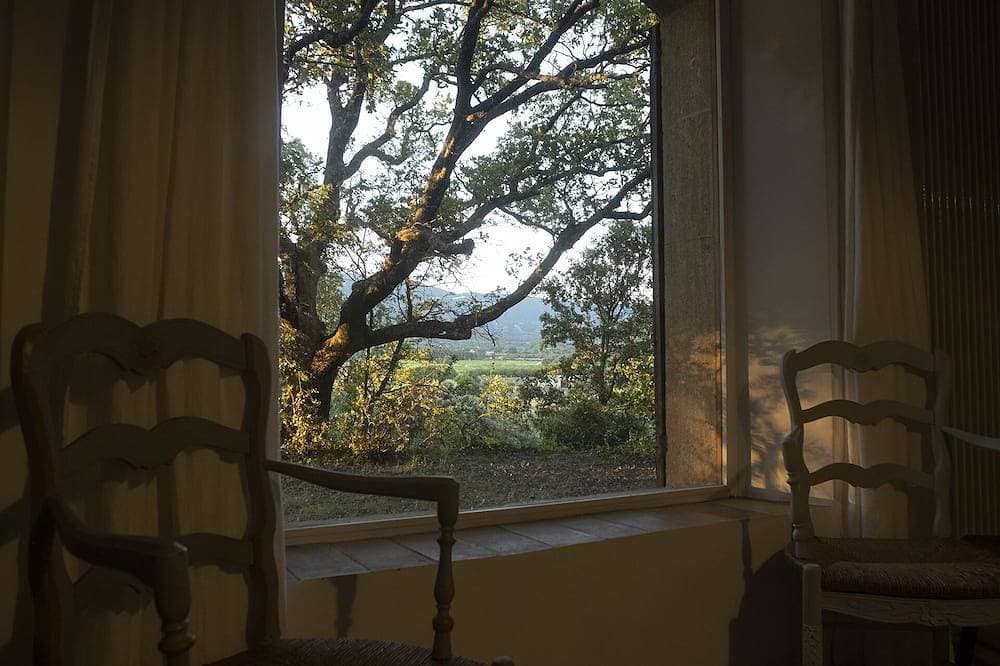 Foto 13 von 16: L'Atelier, mit seinen jahrhundertealten Eichen und Panoramablick auf die Region Luberon