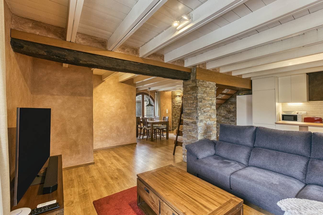 Foto 7 von 36: Ferienwohnung 'Comanegra' mit Bergblick, Wi-Fi und Klimaanlage