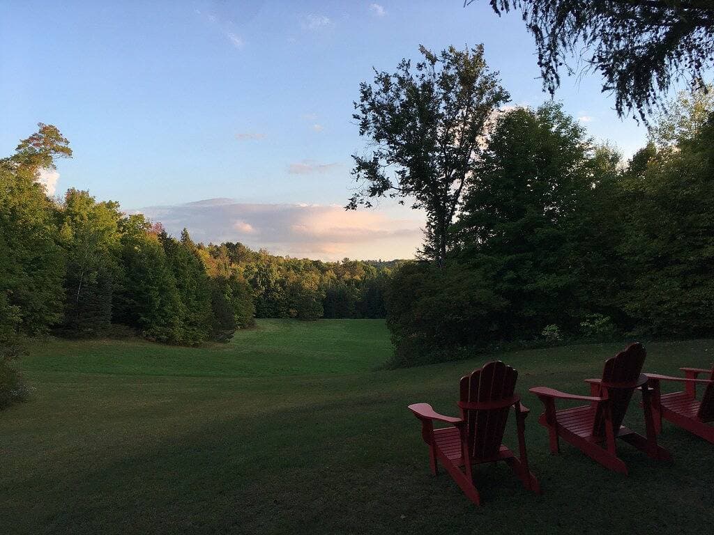 Foto 13 von 28: Die Scheune - ein Treffpunkt, 80 Hektar am Gatineau Park