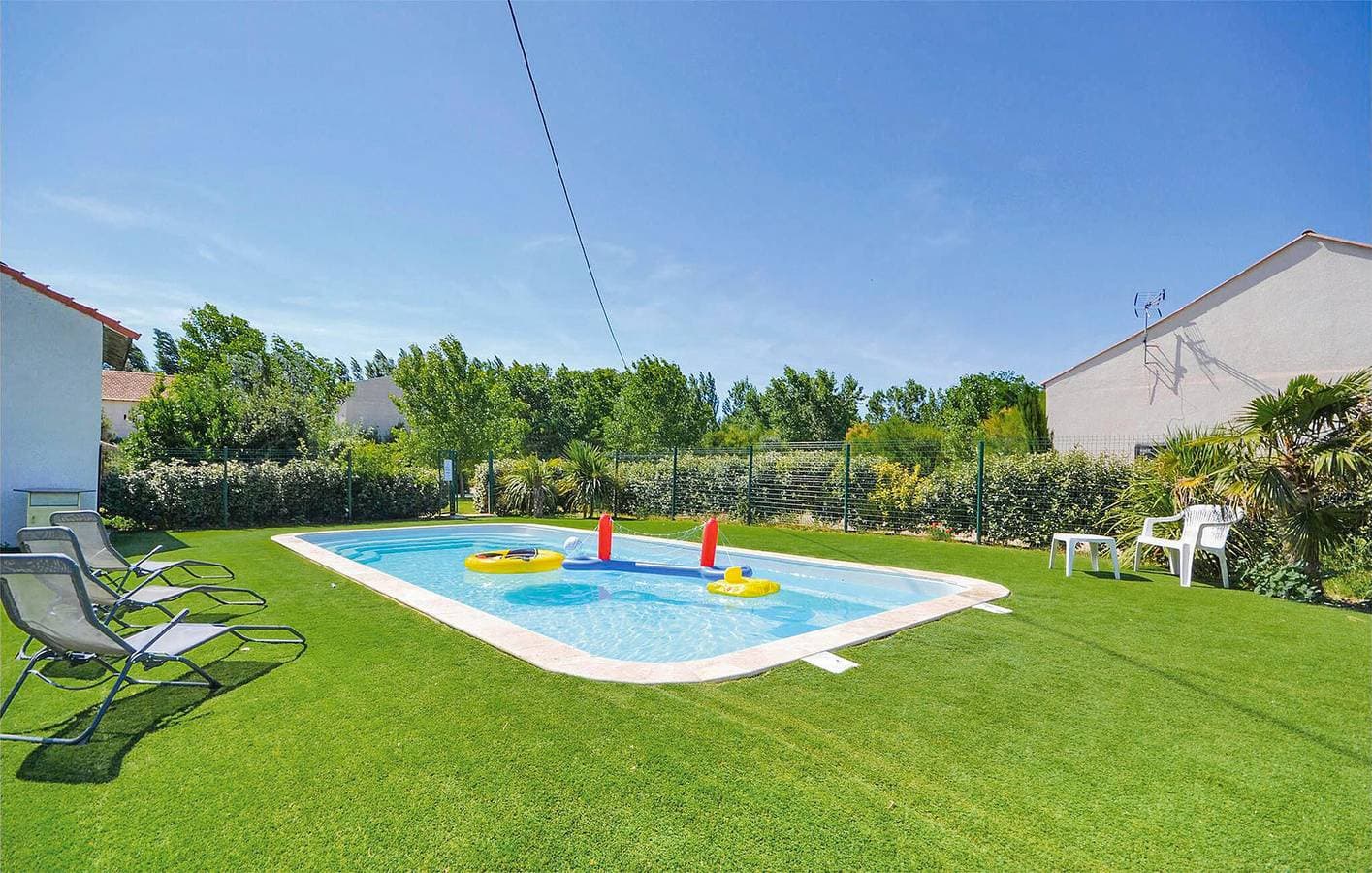 Foto 9 von 31: Geräumige Wohnung mit Pool & Garage, 900m zur Rhone