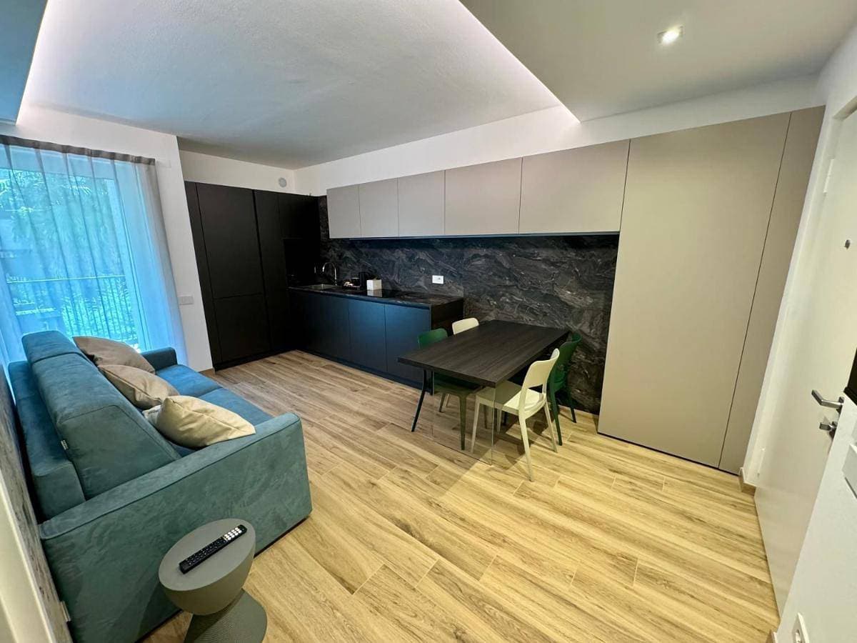 Foto 3 von 49: One-Bedroom Apartment