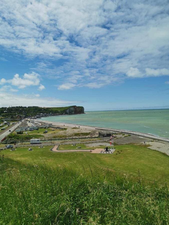 Beautiful beachfront apartment, 180d sea and cliff view 1