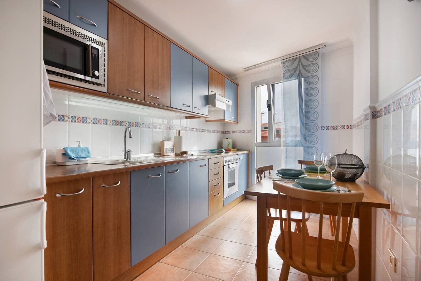 Foto 5 von 34: Ferienwohnung 'Ap Jarea Playa Sardina' mit Gemeinschaftspool, Balkon und WLAN