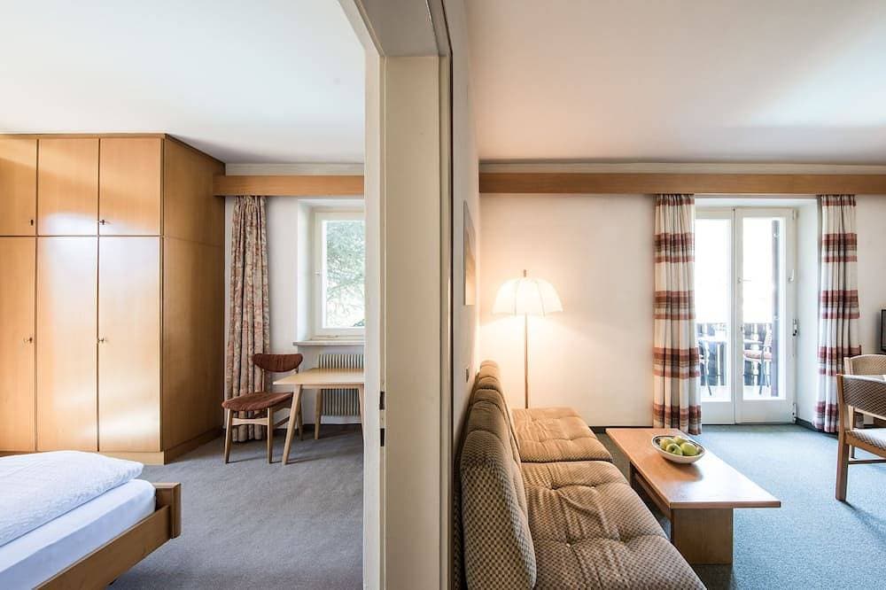 Foto 3 von 18: Apartments Obermayr: Ferienwohnung mit Freibad & Hallenbad