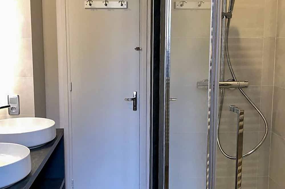 Foto 10 von 22: Apartment-Komfort-Eigenes Badezimmer-Côté Jardin