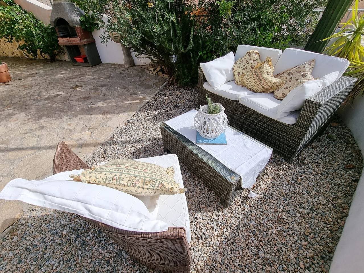 Foto 10 von 55: Mit Kamin, Terrasse und Meerblick
