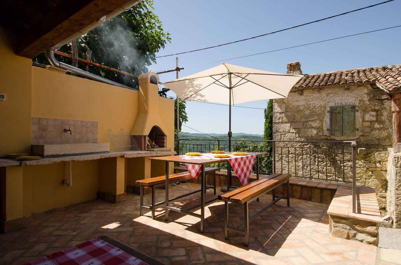 Foto 8 von 26: Ferienhaus mit Pool und Klimaanlage