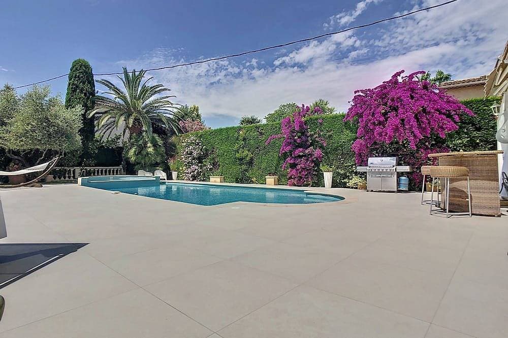 Modernes provenzalisches Haus mit Pool und Whirlpool 1