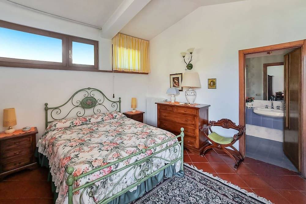 Foto 5 von 30: Villa Piazza, privater solarbeheizter Pool, zu Fuß zu allen Einrichtungen! Wifi