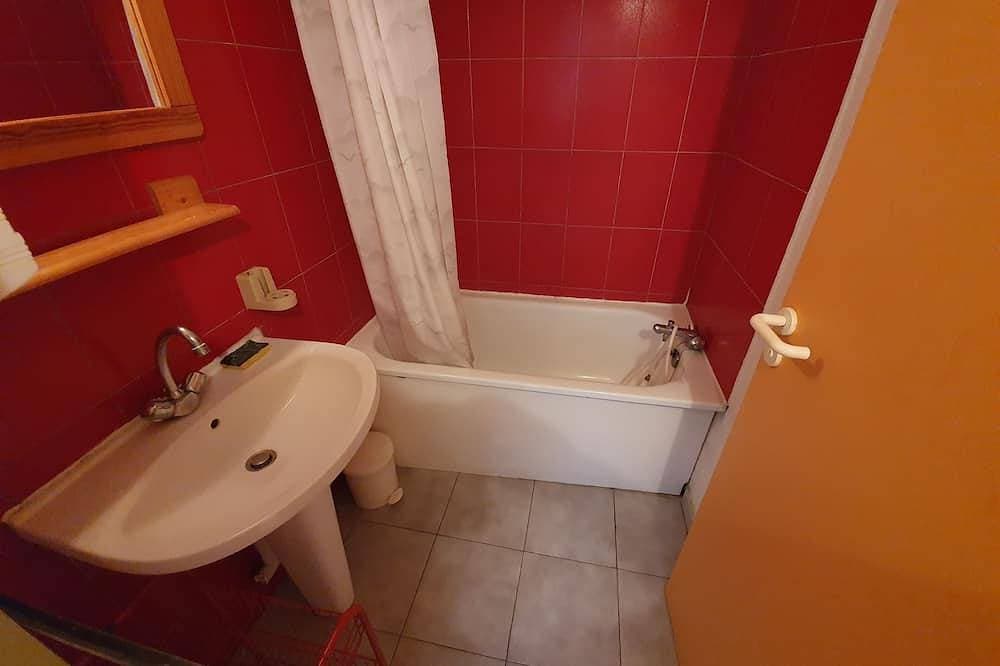 Foto 3 von 6: T2 apartment 60 metres from the beach with sea view and private parking