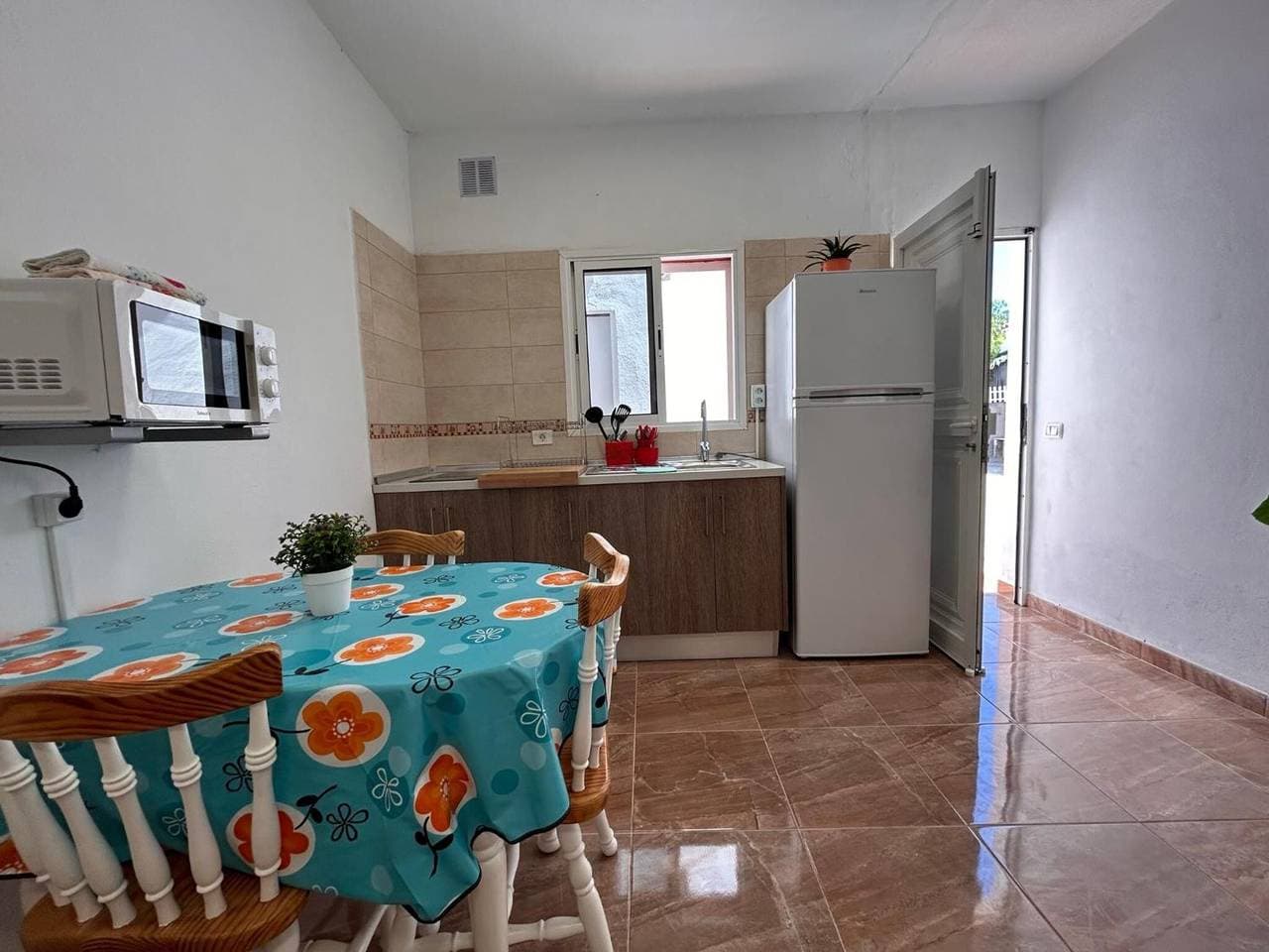Foto 2 von 14: Apartment 'Alquilaencanarias Plaza De Alojera' mit WLAN