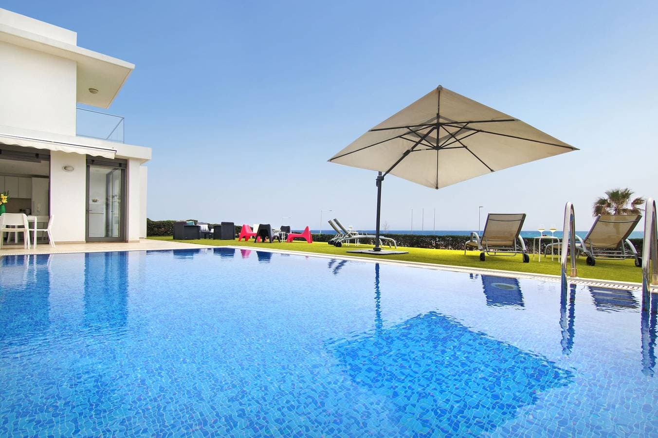 Foto 2 von 35: Villa für 8 Personen mit Pool