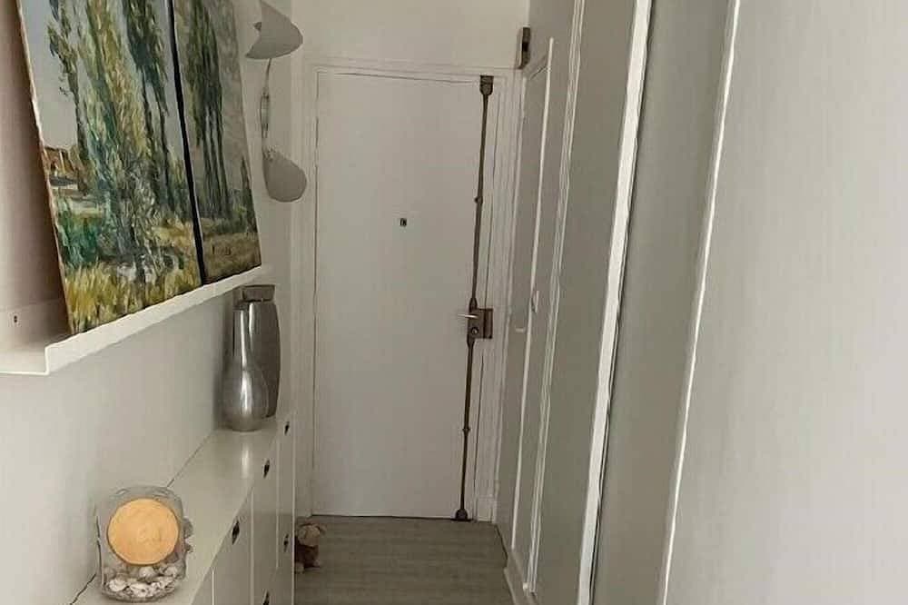 Foto 10 von 20: Bright new apartment in waterfront building