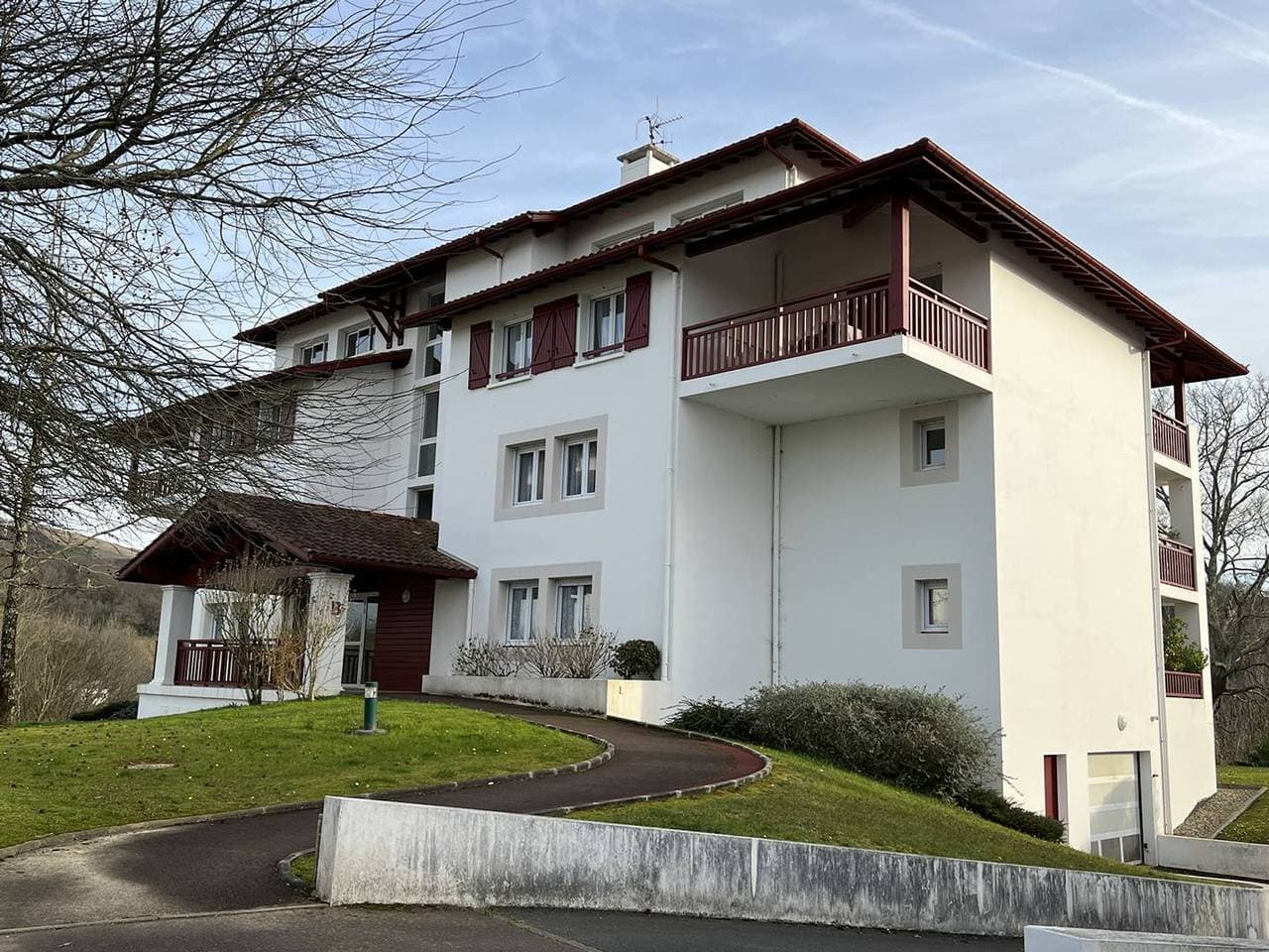 Erdgeschoss T2-Wohnung mit Terrasse, Parkplatz und WLAN in Cambo-les-Bains 1